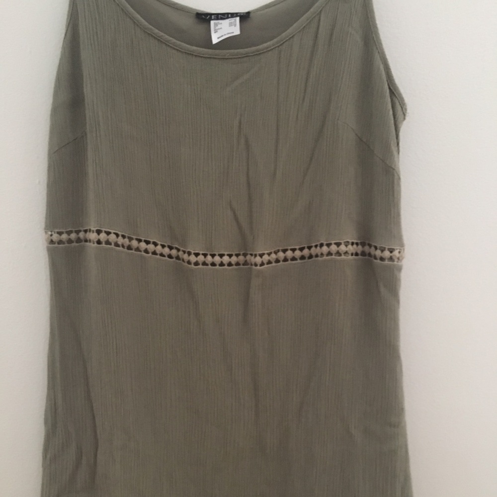 ⚫️SOLD!⚫️Venus dress - Picture 3 of 6